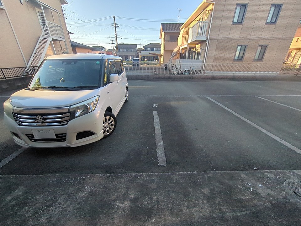 23/30 駐車場