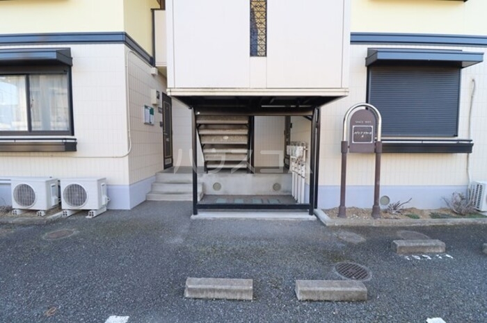 20/30 エントランス