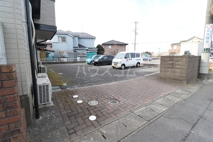 18/20 駐車場