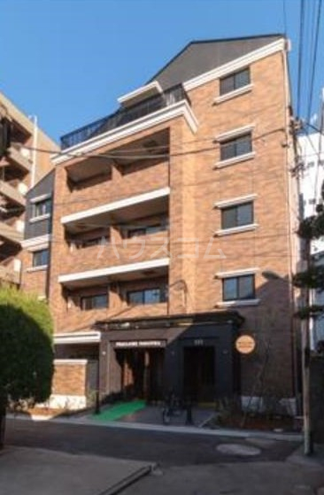 18/28 エントランス