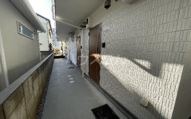 28/30 エントランス