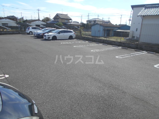 14/17 駐車場