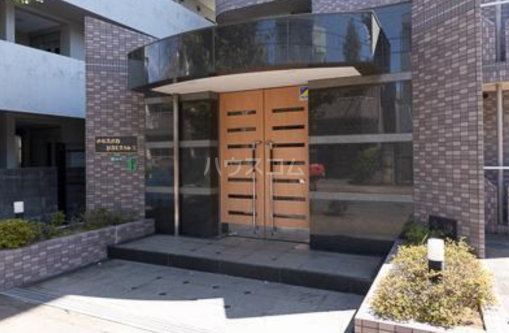 16/26 エントランス