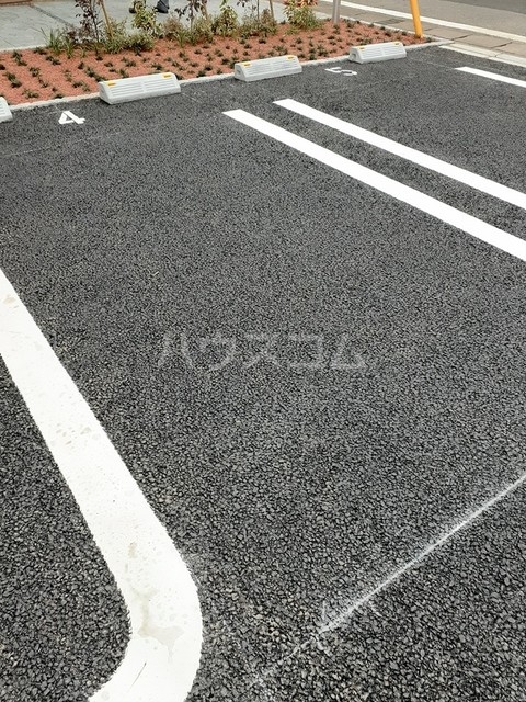 28/30 駐車場