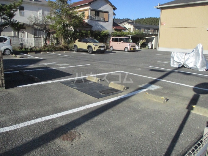 18/20 駐車場