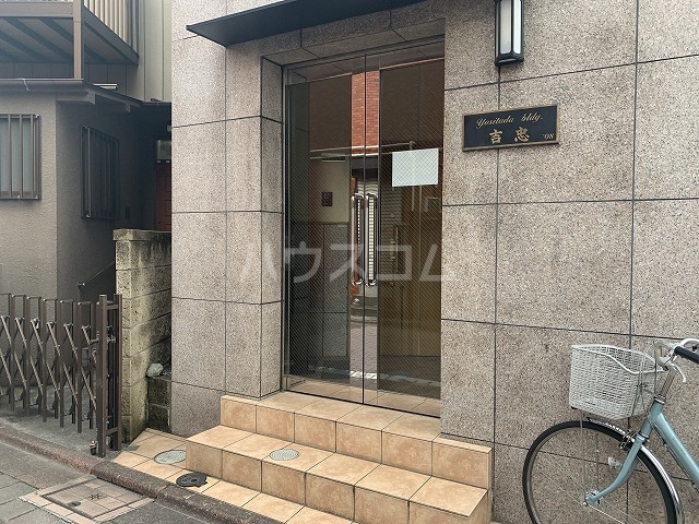 20/30 エントランス