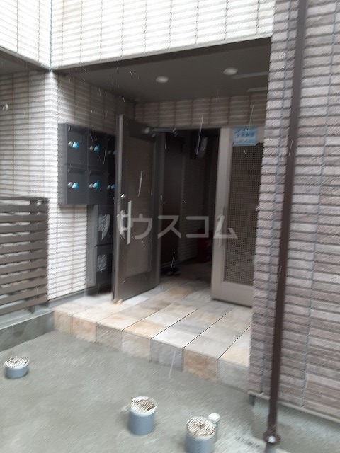 2/3 エントランス