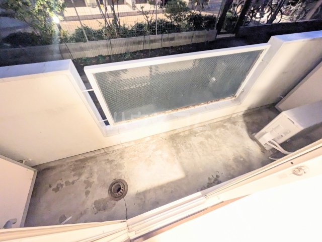 18/27 バルコニー