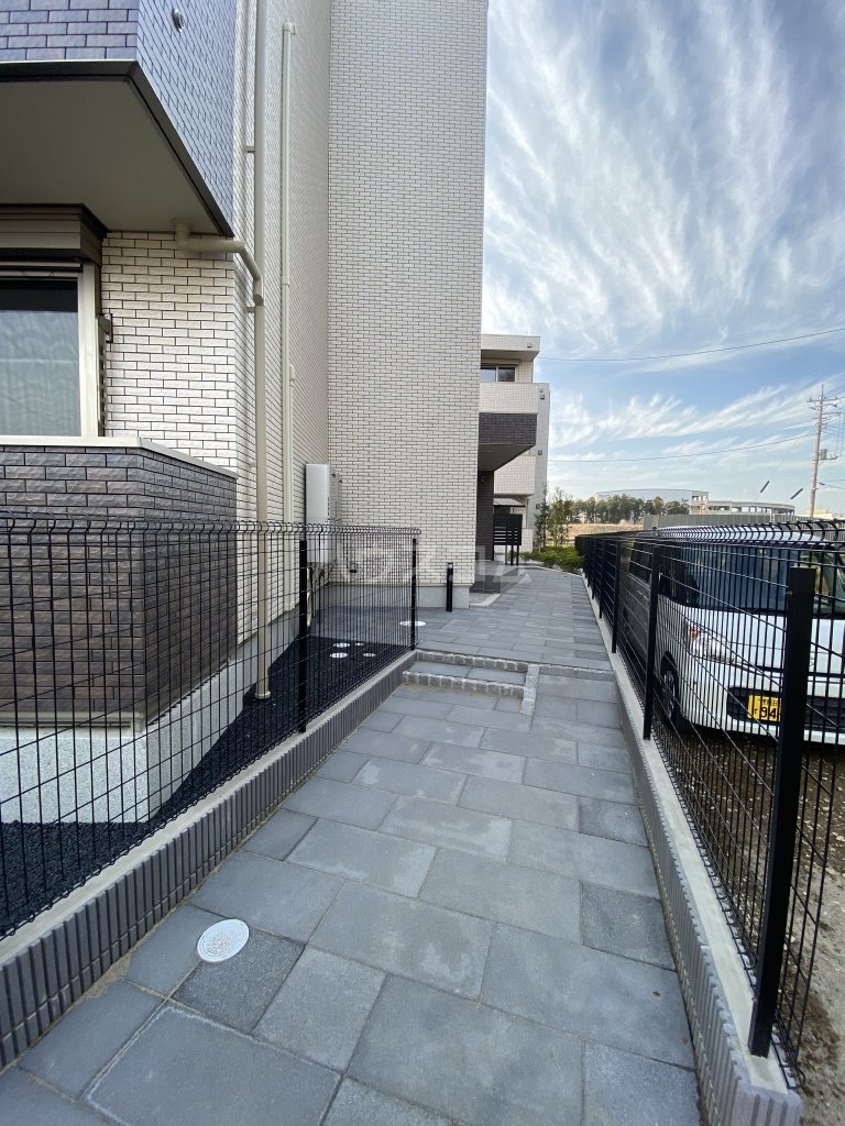 28/30 エントランス