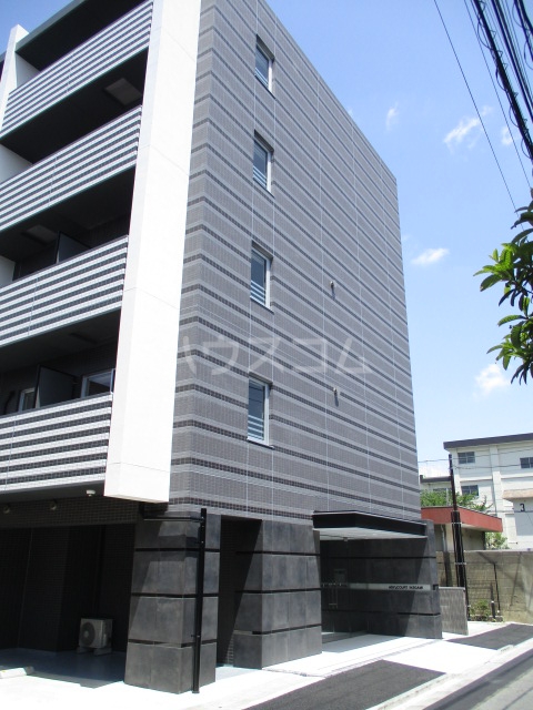 23/29 エントランス