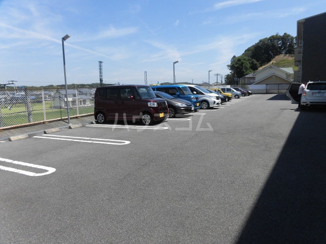 14/18 駐車場