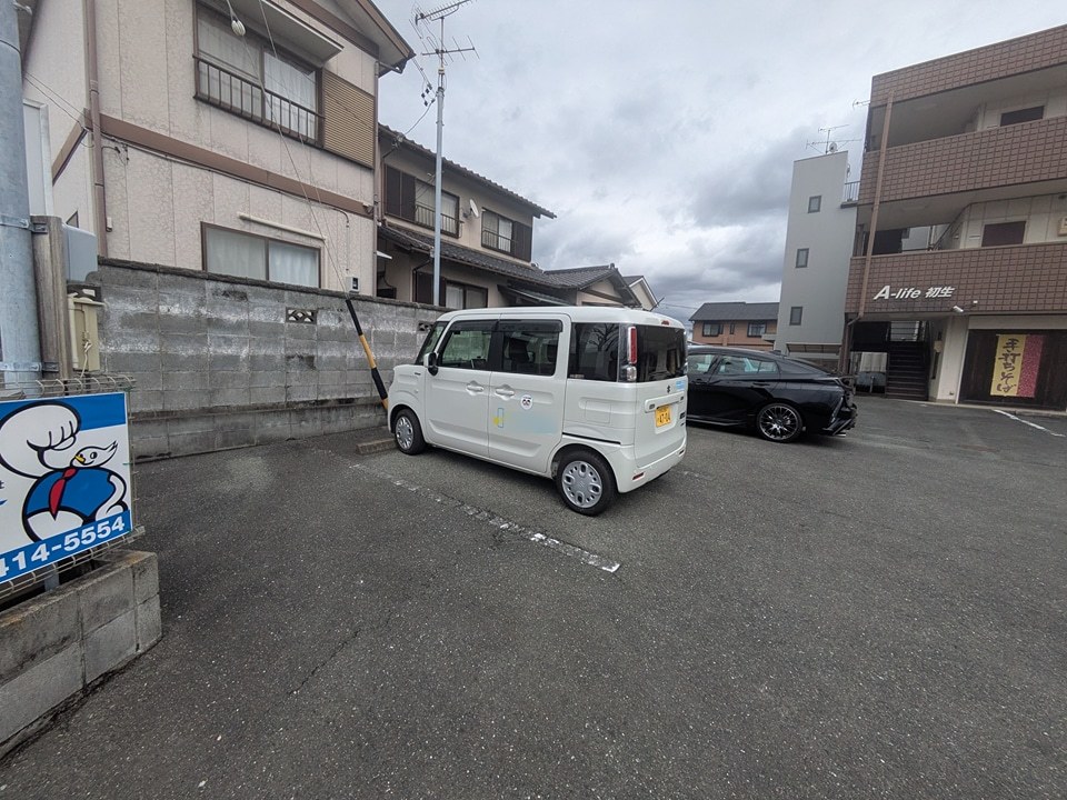 2/5 駐車場