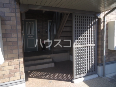 19/30 エントランス