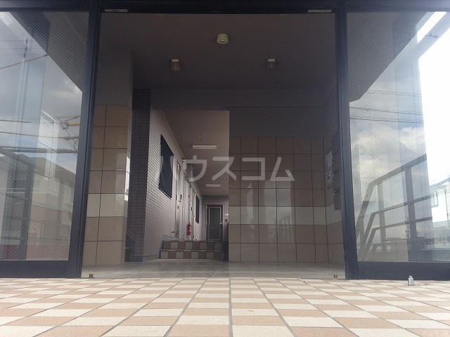 22/30 エントランス