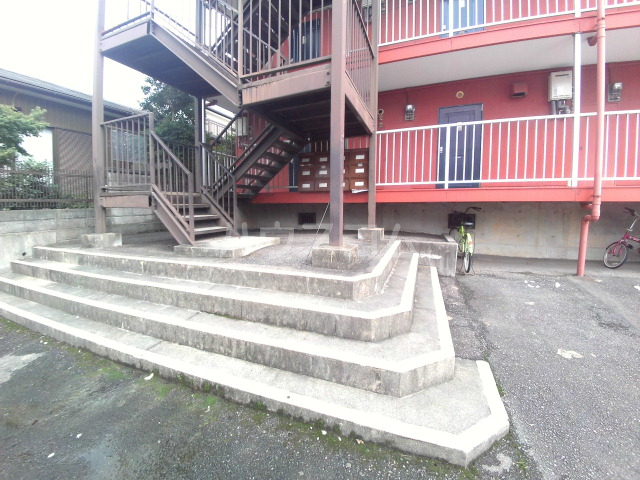 21/30 エントランス