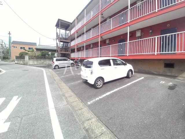 22/30 駐車場