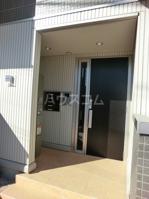 14/20 エントランス