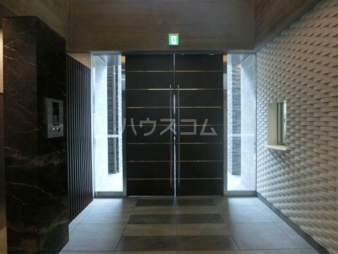 20/27 エントランス