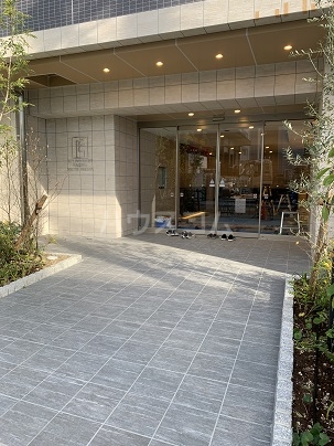 20/28 エントランス