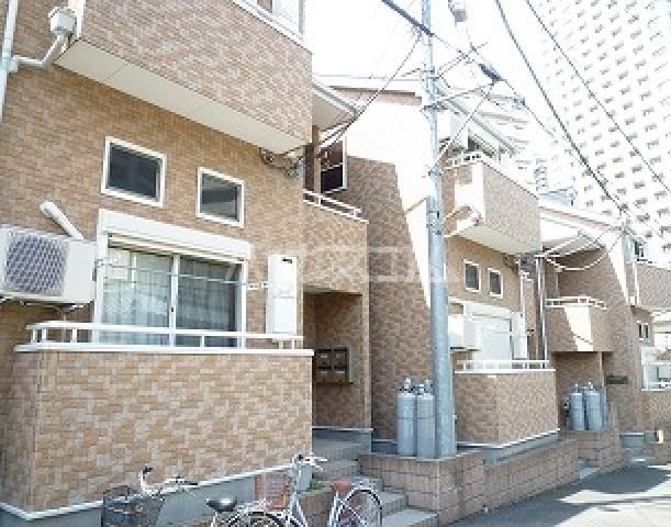 16/26 エントランス