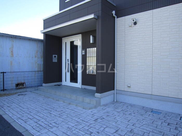 16/21 エントランス