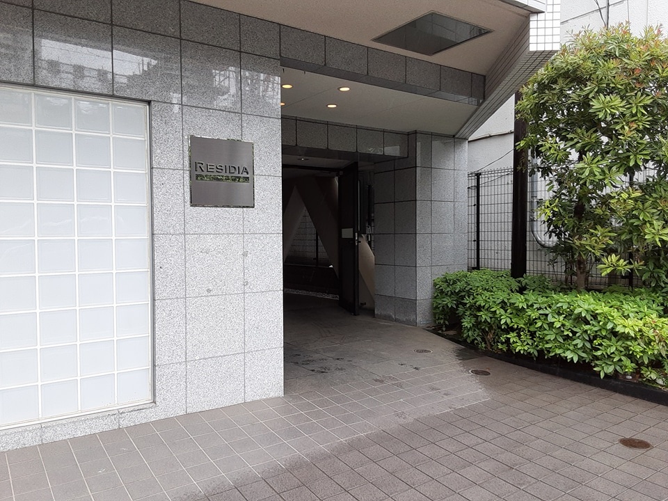 23/30 エントランス