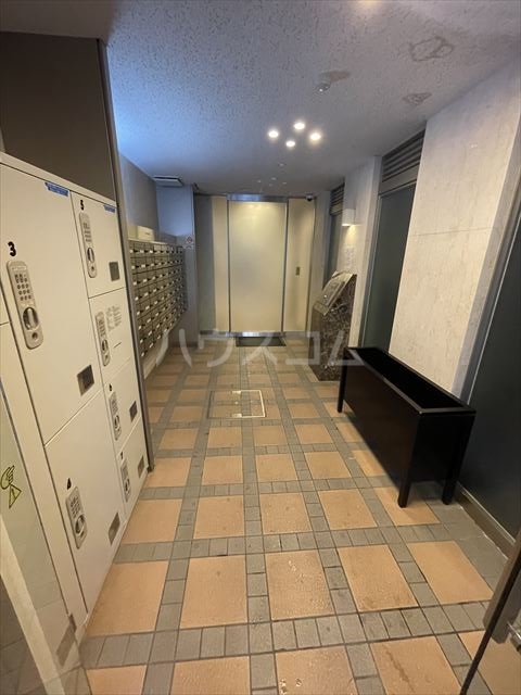 19/29 エントランス
