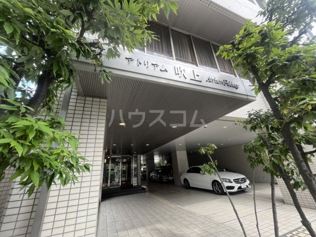 20/23 エントランス