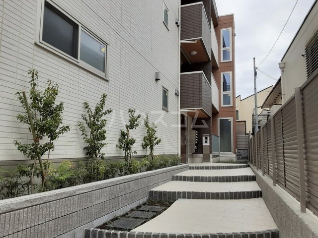 21/24 エントランス