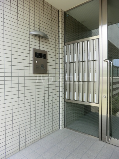 21/29 エントランス