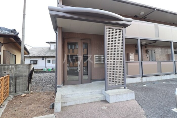 17/19 エントランス