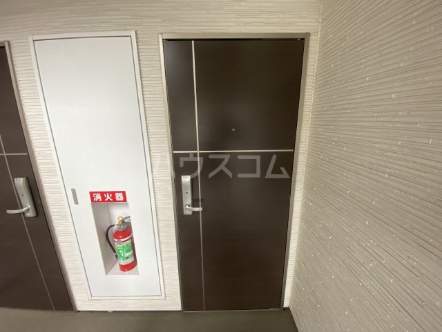 28/30 エントランス