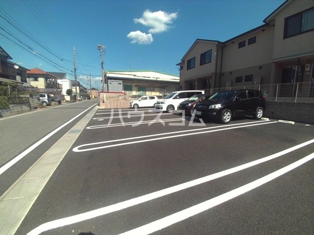 23/28 駐車場