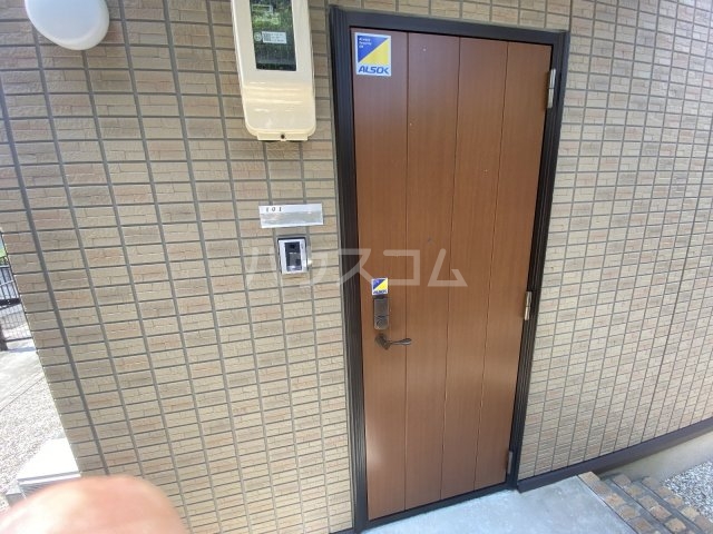 13/30 玄関
