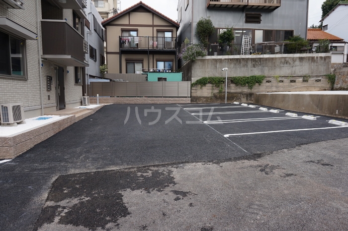 18/25 駐車場