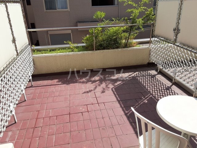 20/28 エントランス