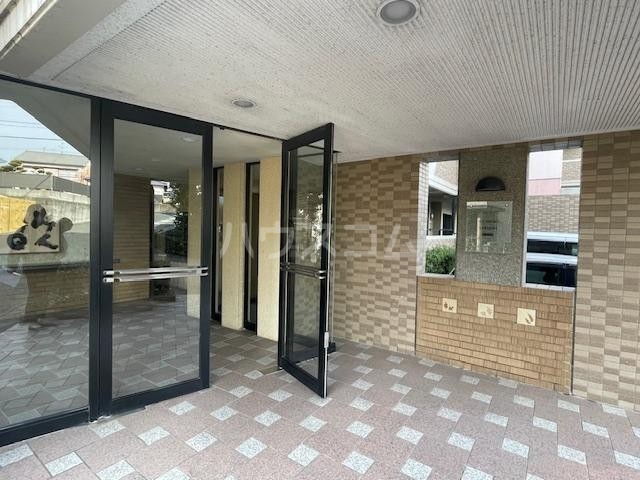 2/5 エントランス