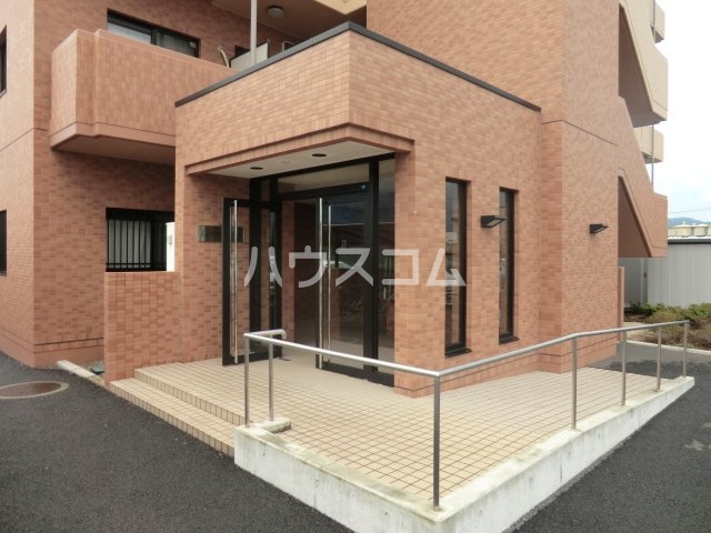 16/18 エントランス