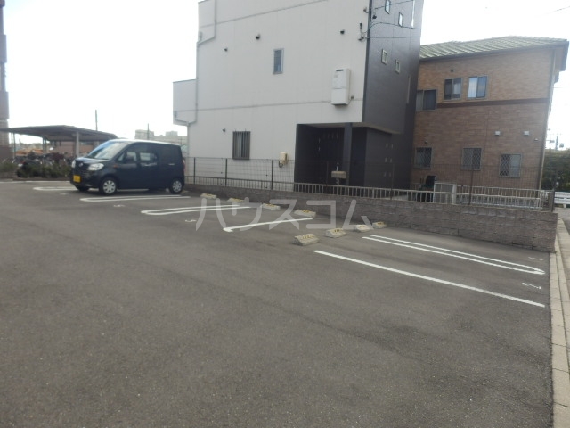 15/20 駐車場