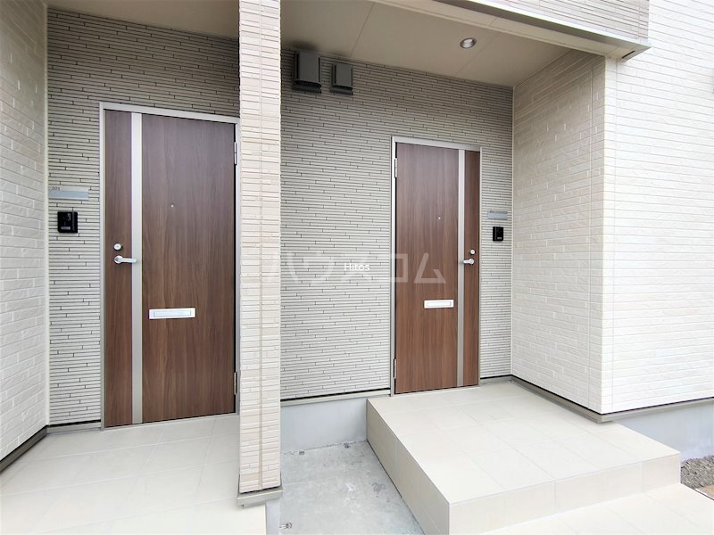 13/15 エントランス