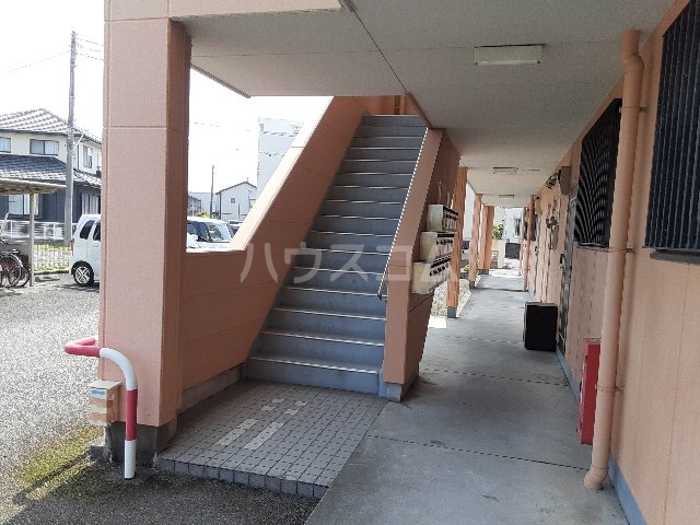 20/22 エントランス