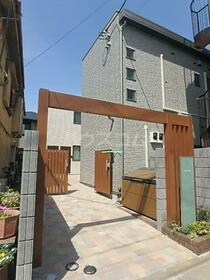 16/19 エントランス