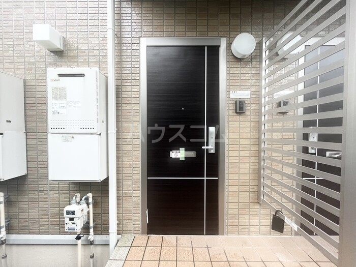 21/30 エントランス