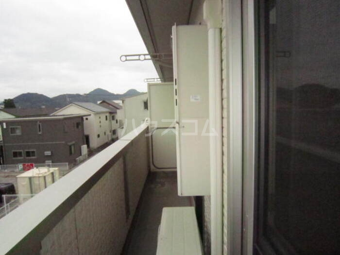 18/28 バルコニー