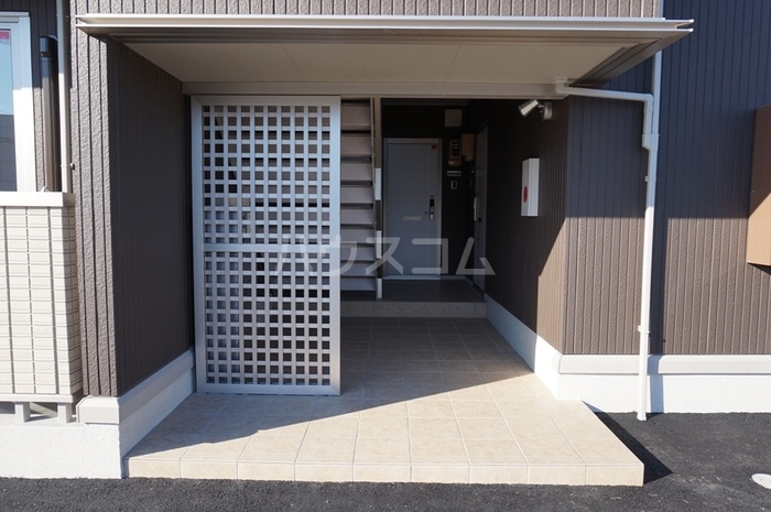 18/20 エントランス