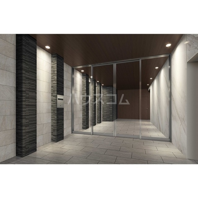 18/29 エントランス