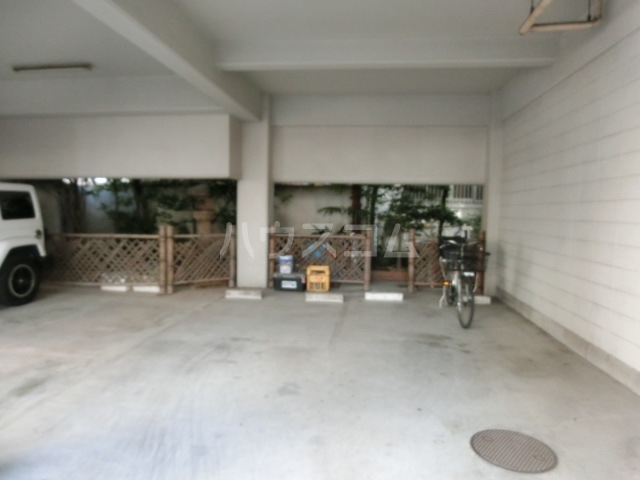 22/26 駐車場