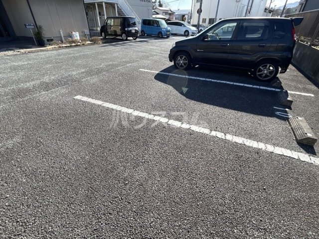 2/4 駐車場
