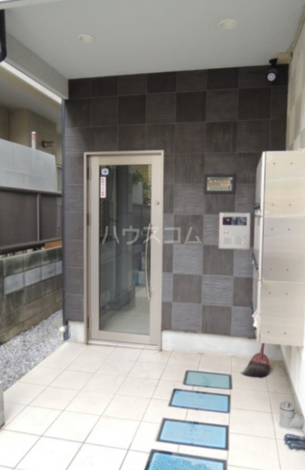 19/26 エントランス