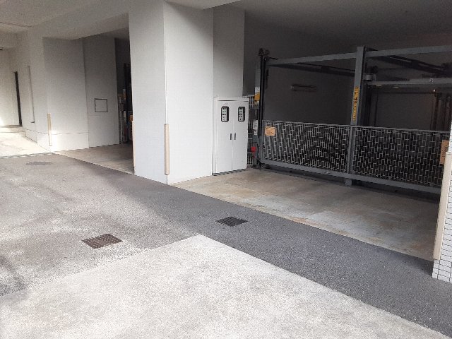 16/23 駐車場